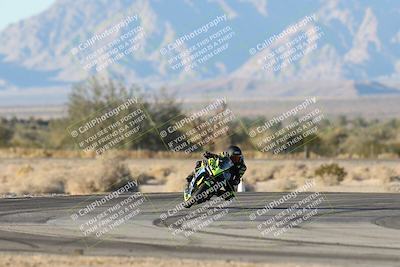 media/Dec-07-2025-CVMA (Sun) [[3e7d2de5dc]]/Race 18-Formula Twins-Formula 40 UL/